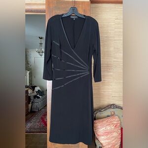 CONNECTED Classic V-neck Dress Size 16